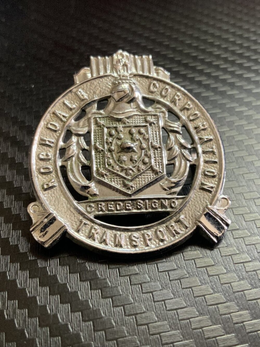 ROCHDALE CORPORATION TRANSPORT TRAMWAYS BUS COACH VINTAGE COAT OF ARMS CAP BADGE